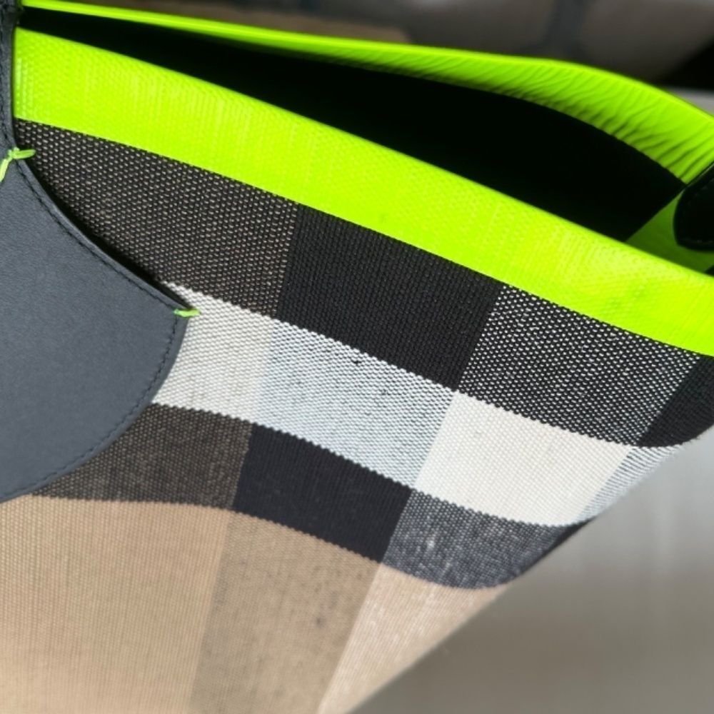 RARE Burberry Giant Neon Reversible Tote - Picture 8 of 16
